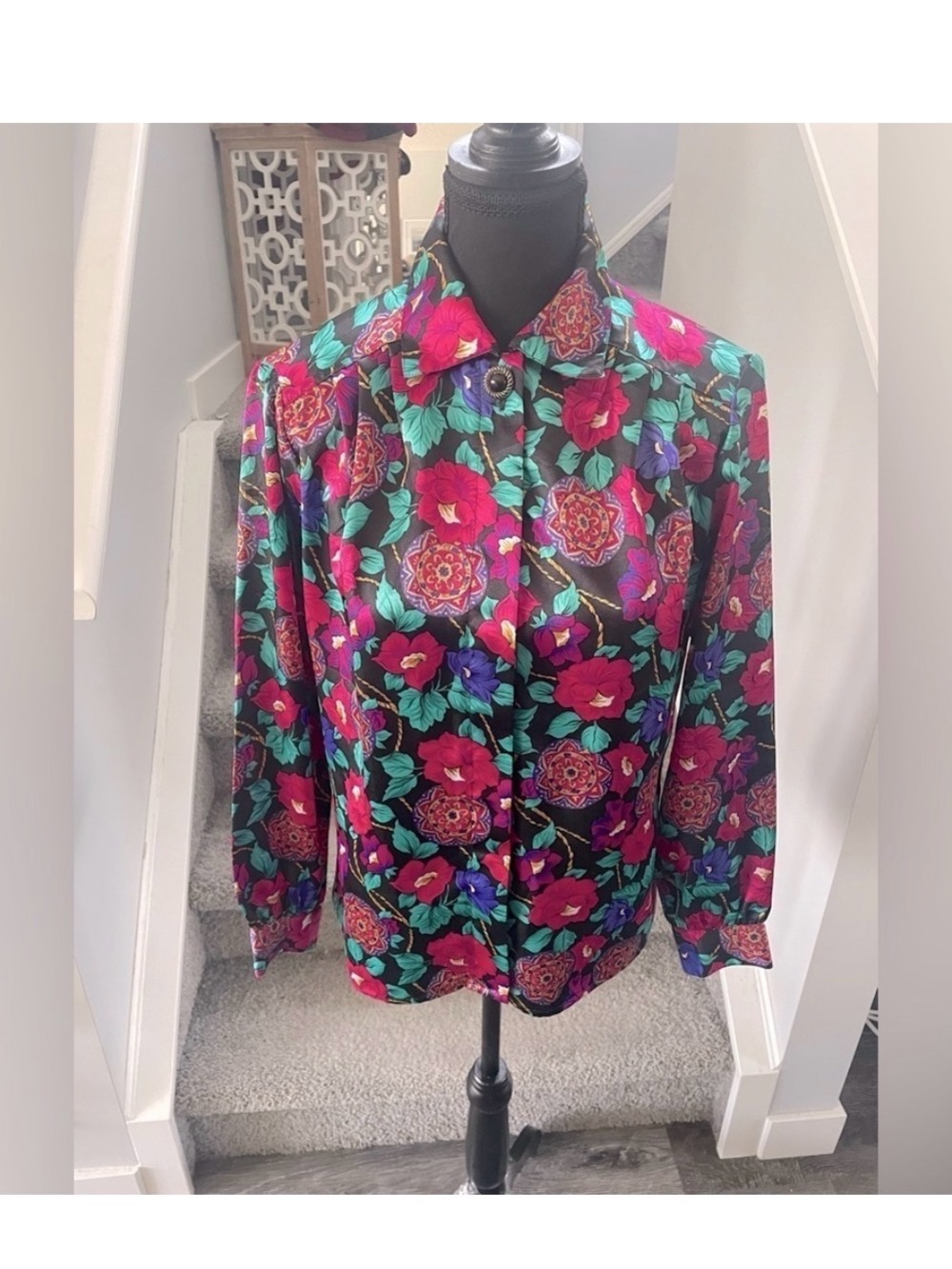 Vintage Floral Button-Front Blouse in Pink & Green